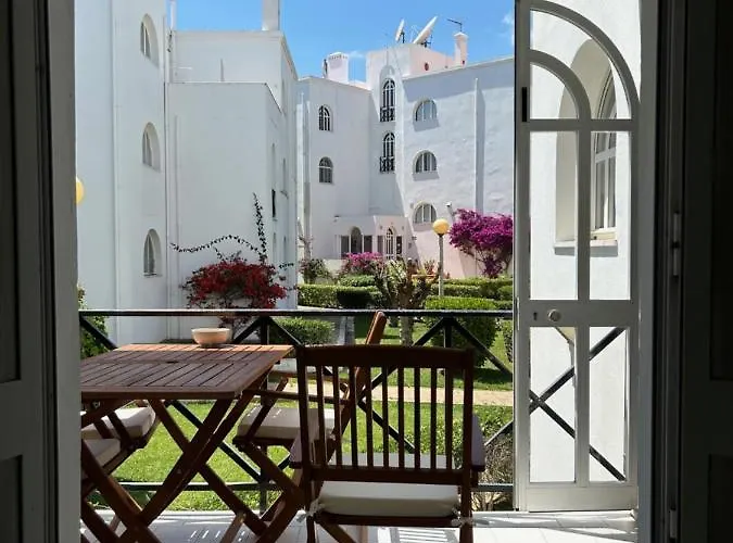 Apartment Garden 16 *